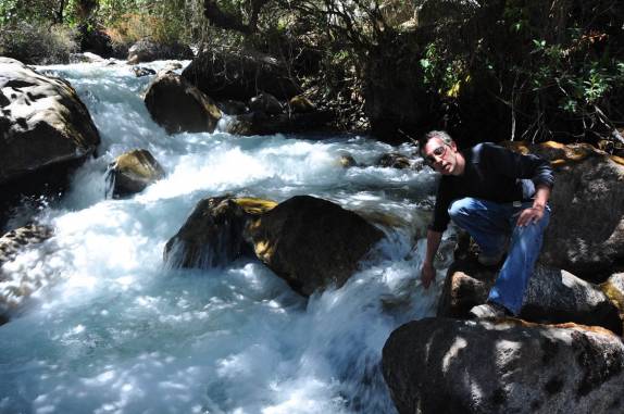Muita água no 1o dia do trekking de Santa Cruz, na região da Cordillera Blanca, próximo à Huaraz - Peru